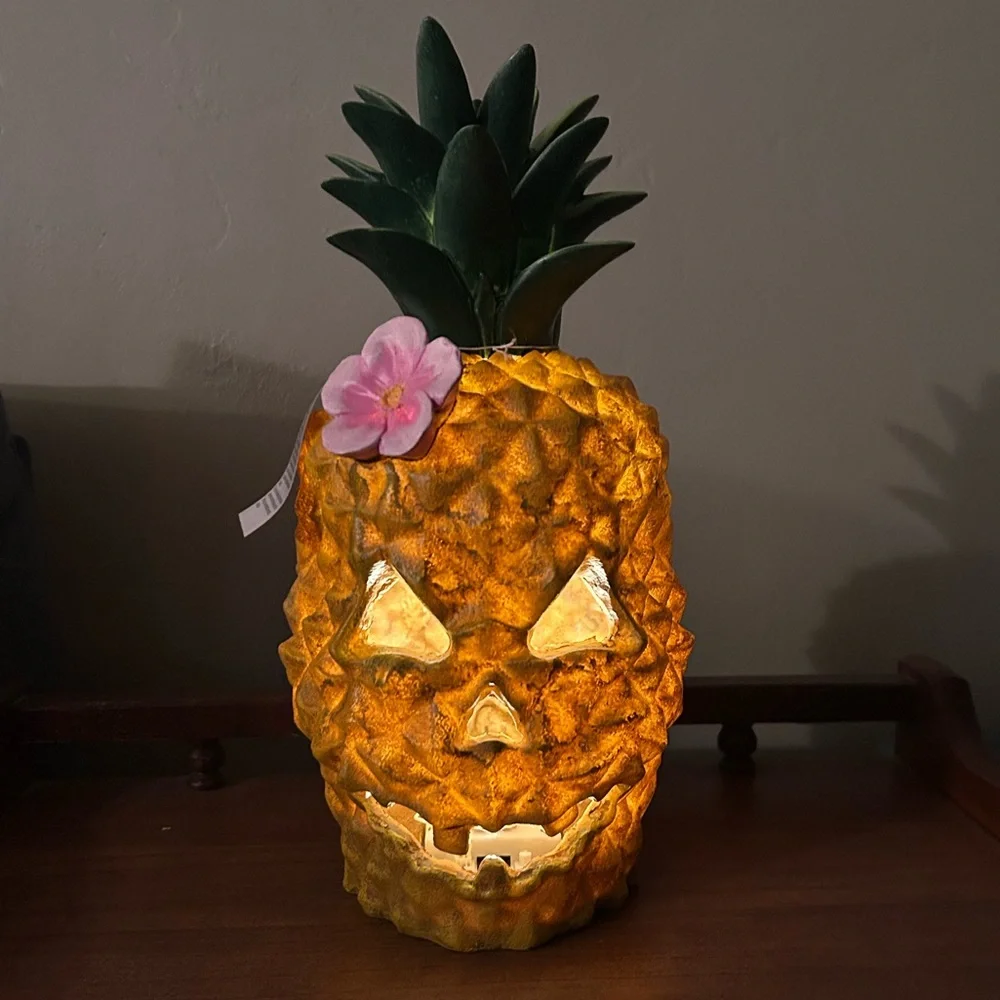 SPOOKY SUMMER 12in LED Resin Pineapple Skull With Floral Accent NWTS